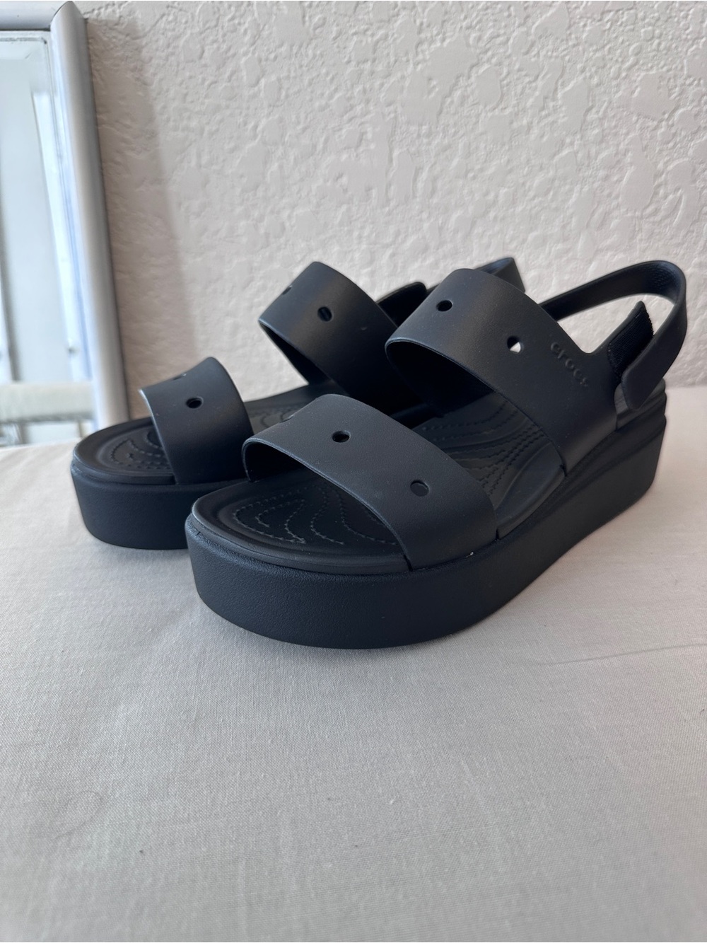Crocs Brooklyn Low Wedge Black Platform Sandals Women’s Size 8